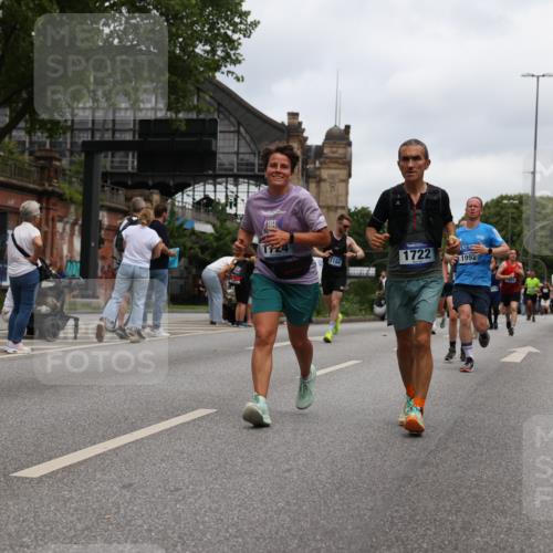 29.06.2025 - hella hamburg halbmarathon Yannick Fuchs http://msf.ph/oto/8468945 29.06.2025 10:57:31 20KM 1184, 1316, 1722, 1724, 1940, 1992, 2424, 3360, 4370, 5305, 5384, 5734, 6631, 7243, 7290, 7333, 8469, 8822, 9124, 9439, 9681, 10128, 10705, 10766, 10866, 11527, 11657, 11771, 12315, 12316, 12513, 12662, 13171, 13528, 13551, 14135, 14313, 14493, 15137, 15516, 15550, 15897, 16426, 16478, 16639, 16872, 17071, 17437, 17757, 17894, 18028, 18122, 18355 meine-sportfotos.de