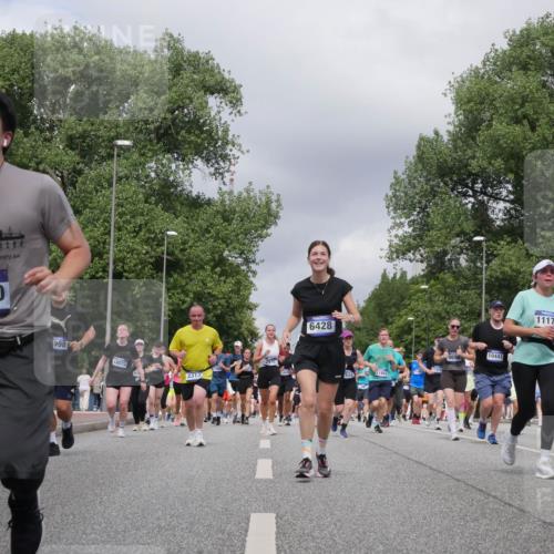 29.06.2025 - hella hamburg halbmarathon Luisa Fischer http://msf.ph/oto/8468955 29.06.2025 10:43:08 Kennedybrücke 21, 0975, 12680, 998, 16073, 2313, 6428, 1461, 11175, 10441, 7045, 13, 1760, 2313, 2976, 3046, 3882, 4173, 4752, 6427, 6739, 7045, 7524, 8612, 8865, 8866, 9698, 9777, 10441, 10512, 10626, 10818 meine-sportfotos.de