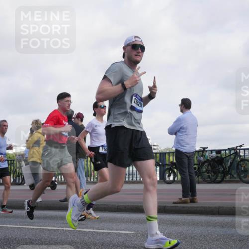 29.06.2025 - hella hamburg halbmarathon Luisa Fischer http://msf.ph/oto/8468968 29.06.2025 09:59:08 Kennedybrücke 150, 15829, 1499, 1502, 2953, 3256, 4077, 4711, 5600, 5978, 6511, 6512, 7178, 7583, 9695, 9793 meine-sportfotos.de