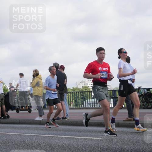 29.06.2025 - hella hamburg halbmarathon Luisa Fischer http://msf.ph/oto/8468985 29.06.2025 09:59:09 Kennedybrücke 9091, 15, 1499, 1502, 3256, 4077, 4711, 5600, 5978, 6511, 6512, 7178, 7583, 8335, 9695, 9793 meine-sportfotos.de