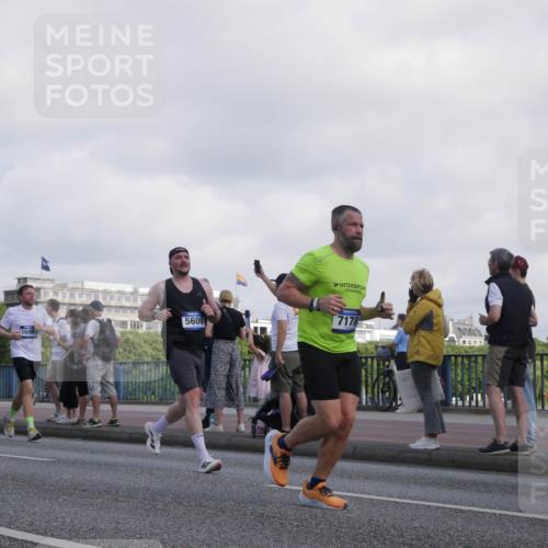 29.06.2025 - hella hamburg halbmarathon Luisa Fischer http://msf.ph/oto/8468995 29.06.2025 09:59:09 Kennedybrücke 5600, 1698, 7178, 1499, 1502, 3256, 4077, 4711, 5600, 5978, 6511, 6512, 7178, 7583, 8335, 9695, 9793 meine-sportfotos.de