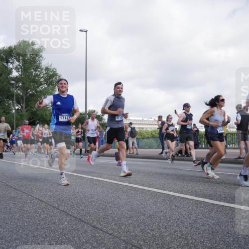 29.06.2025 - hella hamburg halbmarathon Luisa Fischer http://msf.ph/oto/8469027 29.06.2025 09:59:13 Kennedybrücke 13688, 17127, 4077, 17131, 5978, 1875, 142, 1499, 3256, 4077, 4404, 4711, 5482, 5978, 6511, 6512, 8335, 8921, 9597, 9638, 9695, 9793 meine-sportfotos.de
