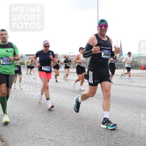 29.06.2025 - hella hamburg halbmarathon Lena Gebhardt http://msf.ph/oto/8469031 29.06.2025 10:32:49 Lombardsbrücke 2059, 15171, 9156, 7750, 10770, 3660, 375, 1078, 1199, 1237, 1324, 1640, 1732, 2059, 2276, 2959, 3365, 3391, 3422, 3653, 3660, 3670, 3708, 3753, 3871, 4030, 4096, 4446, 4555, 4650, 4857, 5110, 5783, 5871, 5941, 6040, 6228, 6312, 6315, 6861, 7308, 7309, 7387, 7468, 7531, 7633, 7702, 7749, 7750, 7982, 8127, 8170, 8303, 8625, 8839, 8840, 8914, 8993, 9010, 9034, 9143, 9188, 9471, 9542, 9768, 10002, 10013, 10048, 10277, 11260, 11756, 12423, 12424, 14305, 14743, 15951 meine-sportfotos.de