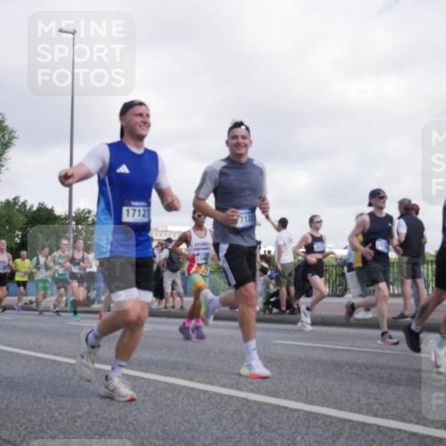 29.06.2025 - hella hamburg halbmarathon Luisa Fischer http://msf.ph/oto/8469036 29.06.2025 09:59:13 Kennedybrücke 1712, 1499, 3256, 4077, 4404, 4711, 5482, 5978, 6511, 6512, 8335, 8921, 9597, 9638, 9695, 9793 meine-sportfotos.de