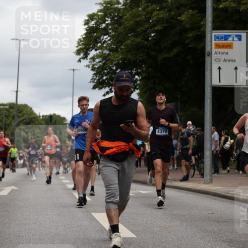 29.06.2025 - hella hamburg halbmarathon Yannick Fuchs http://msf.ph/oto/8469045 29.06.2025 10:57:31 20KM 1184, 1316, 1722, 1724, 1940, 1992, 2424, 3360, 4370, 5305, 5384, 5734, 6631, 7243, 7290, 7333, 8469, 8822, 9124, 9439, 9681, 10128, 10705, 10766, 10866, 11527, 11657, 11771, 12315, 12316, 12513, 12662, 13171, 13528, 13551, 14135, 14313, 14493, 15137, 15516, 15550, 15897, 16426, 16478, 16639, 16872, 17071, 17437, 17757, 17894, 18028, 18122, 18355 meine-sportfotos.de