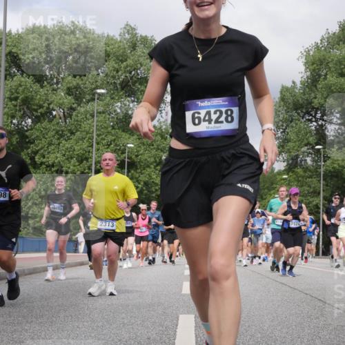 29.06.2025 - hella hamburg halbmarathon Luisa Fischer http://msf.ph/oto/8469057 29.06.2025 10:43:10 Kennedybrücke 6428, 2998, 16073, 114, 7524, 17692, 2313, 1543, 11874, 9698, 10441, 1760, 2313, 2976, 3882, 3884, 4173, 4752, 6427, 7045, 7524, 8612, 8865, 8866, 9698, 9777, 10441, 10512, 10626, 10818 meine-sportfotos.de