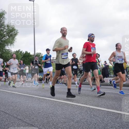 29.06.2025 - hella hamburg halbmarathon Luisa Fischer http://msf.ph/oto/8469108 29.06.2025 09:59:16 Kennedybrücke 11, 6512, 6511, 11645, 15149, 13688, 16806, 3256, 16477, 9695, 1628, 2083, 3256, 4077, 4377, 4404, 4711, 5482, 5978, 6511, 6512, 8335, 8921, 9597, 9638, 9695 meine-sportfotos.de