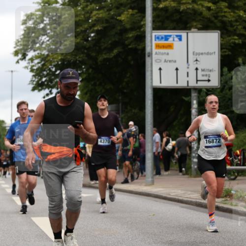29.06.2025 - hella hamburg halbmarathon Yannick Fuchs http://msf.ph/oto/8469109 29.06.2025 10:57:31 20KM 1184, 1316, 1722, 1724, 1940, 1992, 2424, 3360, 4370, 5305, 5384, 5734, 6631, 7243, 7290, 7333, 8469, 8822, 9124, 9439, 9681, 10128, 10705, 10766, 10866, 11527, 11657, 11771, 12315, 12316, 12513, 12662, 13171, 13528, 13551, 14135, 14313, 14493, 15137, 15516, 15550, 15897, 16426, 16478, 16639, 16872, 17071, 17437, 17757, 17894, 18028, 18122, 18355 meine-sportfotos.de