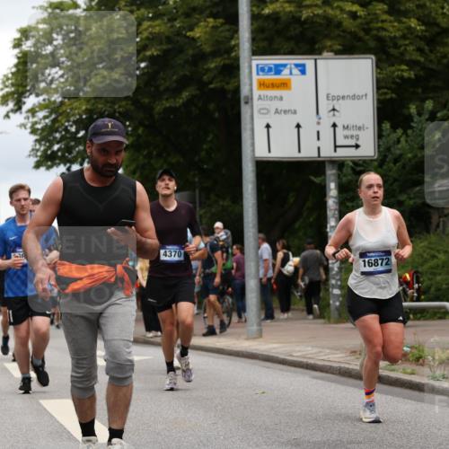 29.06.2025 - hella hamburg halbmarathon Yannick Fuchs http://msf.ph/oto/8469125 29.06.2025 10:57:31 20KM 1184, 1316, 1722, 1724, 1940, 1992, 2424, 3360, 4370, 5305, 5384, 5734, 6631, 7243, 7290, 7333, 8469, 8822, 9124, 9439, 9681, 10128, 10705, 10766, 10866, 11527, 11657, 11771, 12315, 12316, 12513, 12662, 13171, 13528, 13551, 14135, 14313, 14493, 15137, 15516, 15550, 15897, 16426, 16478, 16639, 16872, 17071, 17437, 17757, 17894, 18028, 18122, 18355 meine-sportfotos.de