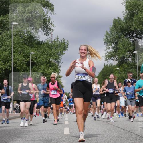 29.06.2025 - hella hamburg halbmarathon Luisa Fischer http://msf.ph/oto/8469173 29.06.2025 10:43:13 Kennedybrücke 6062, 8622, 154, 4, 11874, 2976, 4111, 17695, 9747, 11461, 612, 2313, 2976, 3237, 3515, 3882, 3883, 3884, 4173, 4752, 7045, 7455, 7456, 7524, 8612, 8865, 8866, 9698, 9747, 10441, 10626, 10818 meine-sportfotos.de