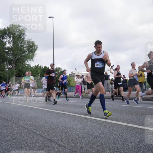 29.06.2025 - hella hamburg halbmarathon Luisa Fischer http://msf.ph/oto/8469266 29.06.2025 09:59:22 Kennedybrücke 8198, 18031, 11231, 440, 14990, 1460, 1628, 1877, 2013, 2083, 2996, 3426, 4065, 4377, 4404, 4635, 5482, 6286, 6309, 6561, 7383, 7475, 8261, 8335, 8921, 9497, 9537, 9597, 9638, 10508 meine-sportfotos.de