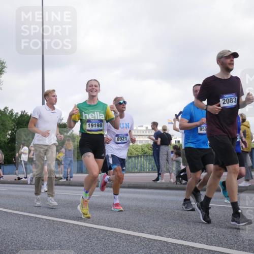 29.06.2025 - hella hamburg halbmarathon Luisa Fischer http://msf.ph/oto/8469290 29.06.2025 09:59:24 Kennedybrücke 19198, 8921, 959, 2083, 1460, 1628, 1877, 2013, 2082, 2083, 2996, 3426, 4065, 4377, 4404, 4635, 4967, 6286, 6309, 6377, 6561, 6562, 7383, 7475, 8261, 8572, 8921, 9082, 9497, 9537, 9597, 10508 meine-sportfotos.de