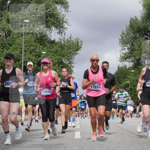29.06.2025 - hella hamburg halbmarathon Luisa Fischer http://msf.ph/oto/8469303 29.06.2025 10:43:15 Kennedybrücke 8622, 154, 107, 74, 558, 14674, 217, 11874, 2019, 18213, 14111, 7456, 2019, 2976, 3237, 3515, 3882, 3883, 3884, 4173, 4752, 5229, 5876, 5877, 7045, 7455, 7456, 7524, 7675, 7850, 7984, 8612, 8865, 8866, 9698, 9747, 10441, 10626, 10818 meine-sportfotos.de
