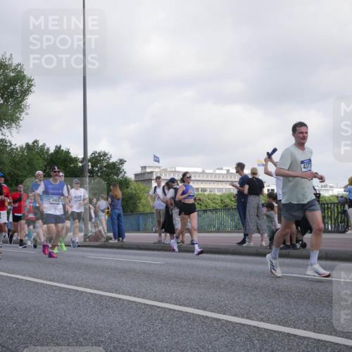 29.06.2025 - hella hamburg halbmarathon Luisa Fischer http://msf.ph/oto/8469329 29.06.2025 09:59:26 Kennedybrücke 2996, 6286, 16221, 1101, 4065, 54, 18212, 4377, 1460, 1628, 1877, 2013, 2082, 2083, 2996, 3310, 3426, 4065, 4377, 4635, 4967, 6286, 6309, 6377, 6561, 6562, 7383, 7475, 8261, 8361, 8514, 8572, 8921, 8996, 9082, 9497, 9537, 9597, 10371, 10508 meine-sportfotos.de