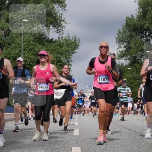 29.06.2025 - hella hamburg halbmarathon Luisa Fischer http://msf.ph/oto/8469336 29.06.2025 10:43:15 Kennedybrücke 15433, 10, 3558, 0, 14674, 11874, 18213, 14111, 388, 2019, 2976, 3237, 3515, 3882, 3883, 3884, 4173, 4752, 5229, 5876, 5877, 7045, 7455, 7456, 7524, 7675, 7850, 7984, 8612, 8865, 8866, 9698, 9747, 10441, 10626, 10818 meine-sportfotos.de