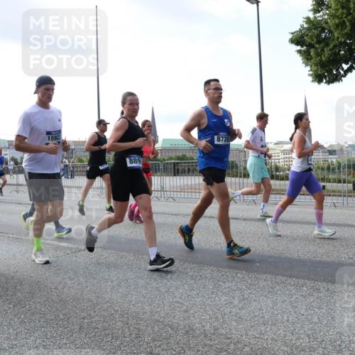 29.06.2025 - hella hamburg halbmarathon Lena Gebhardt http://msf.ph/oto/8469352 29.06.2025 09:55:27 Lombardsbrücke 91, 15923, 889, 8720, 1120, 1151, 1200, 1461, 1630, 1683, 1696, 1706, 1884, 1976, 2207, 2274, 2284, 2287, 2411, 2706, 2708, 2718, 2816, 3087, 3213, 3258, 3399, 3435, 3654, 3747, 3985, 4088, 4093, 4121, 4189, 4345, 4847, 4890, 4938, 5102, 5399, 5421, 5459, 5638, 5705, 5708, 5915, 6009, 6027, 6054, 6158, 6421, 6481, 6532, 6662, 6691, 6836, 6923, 6938, 7052, 7269, 7312, 7659, 8371, 8437, 8693, 8889, 9031, 9159, 9476, 9869, 9931, 11333 meine-sportfotos.de