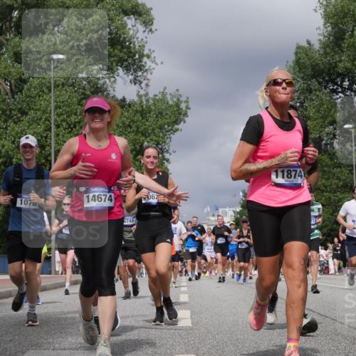 29.06.2025 - hella hamburg halbmarathon Luisa Fischer http://msf.ph/oto/8469369 29.06.2025 10:43:16 Kennedybrücke 15433, 1070, 35, 14674, 6748, 062, 7984, 7984, 11874, 7455, 1411, 2019, 2976, 3237, 3515, 3808, 3882, 3883, 3884, 4173, 4752, 5229, 5876, 5877, 7455, 7456, 7524, 7675, 7850, 7984, 8612, 8865, 8866, 9698, 9747, 10626, 10818 meine-sportfotos.de