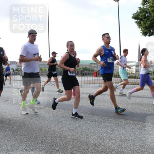 29.06.2025 - hella hamburg halbmarathon Lena Gebhardt http://msf.ph/oto/8469375 29.06.2025 09:55:27 Lombardsbrücke 12891, 8890, 8720, 1120, 1151, 1200, 1461, 1630, 1683, 1696, 1706, 1884, 1976, 2207, 2274, 2284, 2287, 2411, 2706, 2708, 2718, 2816, 3087, 3213, 3258, 3399, 3435, 3654, 3747, 3985, 4088, 4093, 4121, 4189, 4345, 4847, 4890, 4938, 5102, 5399, 5421, 5459, 5638, 5705, 5708, 5915, 6009, 6027, 6054, 6158, 6421, 6481, 6532, 6662, 6691, 6836, 6923, 6938, 7052, 7269, 7312, 7659, 8371, 8437, 8693, 8889, 9031, 9159, 9476, 9869, 9931, 11333 meine-sportfotos.de