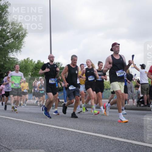 29.06.2025 - hella hamburg halbmarathon Luisa Fischer http://msf.ph/oto/8469394 29.06.2025 09:59:30 Kennedybrücke 496, 9497, 561, 14033, 2996, 101, 7475, 7383, 16227, 1460, 1496, 1877, 2013, 2082, 2208, 2771, 2996, 3310, 3426, 4065, 4635, 4833, 4967, 5169, 6286, 6309, 6377, 6561, 6562, 7383, 7475, 8261, 8361, 8514, 8572, 8587, 8996, 9082, 9497, 9537, 9752, 10371, 10508 meine-sportfotos.de