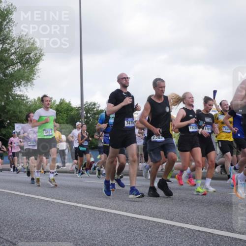 29.06.2025 - hella hamburg halbmarathon Luisa Fischer http://msf.ph/oto/8469407 29.06.2025 09:59:31 Kennedybrücke 19, 572, 132, 4967, 9497, 6561, 7475, 2996, 16227, 11018, 1499, 7383, 1460, 1496, 1877, 2013, 2082, 2208, 2340, 2771, 2996, 3310, 3426, 4635, 4833, 4967, 5169, 6286, 6309, 6377, 6561, 6562, 7383, 7475, 8261, 8361, 8514, 8572, 8587, 8996, 9082, 9497, 9752, 10371, 10508 meine-sportfotos.de