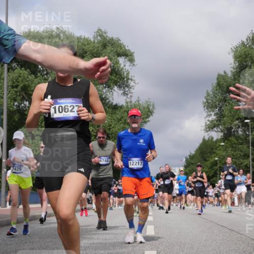 29.06.2025 - hella hamburg halbmarathon Luisa Fischer http://msf.ph/oto/8469414 29.06.2025 10:43:18 Kennedybrücke 7429, 10627, 6748, 12217, 60, 5229, 455, 182, 2019, 3237, 3515, 3808, 3882, 3883, 3884, 4173, 4752, 5229, 5876, 5877, 7455, 7456, 7524, 7675, 7850, 7984, 8612, 8865, 8866, 9747, 10626, 10818 meine-sportfotos.de