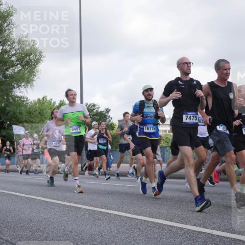 29.06.2025 - hella hamburg halbmarathon Luisa Fischer http://msf.ph/oto/8469423 29.06.2025 09:59:31 Kennedybrücke 8572, 1326, 4967, 9497, 6561, 16179, 7475, 63, 1385, 16227, 11018, 149, 1460, 1496, 1877, 2013, 2082, 2208, 2340, 2771, 2996, 3310, 3426, 4635, 4833, 4967, 5169, 6286, 6309, 6377, 6561, 6562, 7383, 7475, 8261, 8361, 8514, 8572, 8587, 8996, 9082, 9497, 9752, 10371, 10508 meine-sportfotos.de