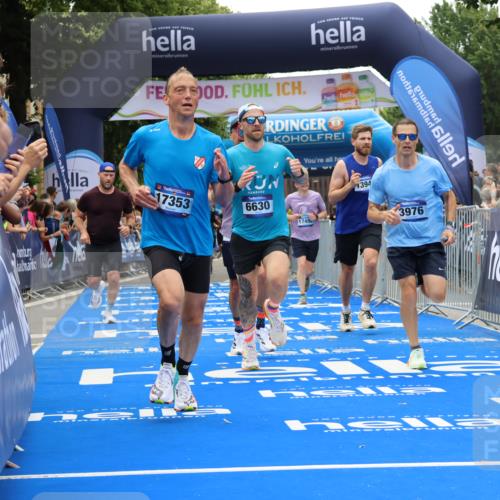 29.06.2025 - hella hamburg halbmarathon Strokosch-Dieckow http://msf.ph/oto/8469436 29.06.2025 10:46:46 Ziel 1942, 3976, 4091, 6630, 11858, 13940, 14541, 15900, 16175, 17172, 17353, 17492, 17669, 17743, 17865, 17892, 19105, 19128 meine-sportfotos.de