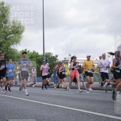 29.06.2025 - hella hamburg halbmarathon Luisa Fischer http://msf.ph/oto/8469532 29.06.2025 09:59:33 Kennedybrücke 3310, 6377, 8572, 8514, 13282, 2208, 836, 13962, 14033, 1739, 4967, 1460, 1496, 1537, 2013, 2082, 2208, 2340, 2771, 2996, 3310, 3426, 4635, 4833, 4967, 5169, 6309, 6377, 6561, 6562, 7383, 7475, 8361, 8514, 8572, 8587, 8996, 9082, 9497, 9752, 9820, 10371, 10508 meine-sportfotos.de