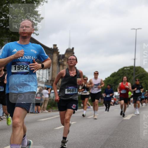 29.06.2025 - hella hamburg halbmarathon Yannick Fuchs http://msf.ph/oto/8469541 29.06.2025 10:57:33 20KM 1184, 1316, 1722, 1724, 1940, 1992, 2424, 3360, 4370, 5305, 5384, 5734, 6631, 7243, 7290, 7333, 8469, 8822, 9124, 9439, 9681, 10128, 10705, 10766, 10866, 11527, 11657, 11771, 12315, 12316, 12513, 12662, 13171, 13528, 13551, 14135, 14313, 14493, 15137, 15516, 15532, 15550, 15897, 16426, 16478, 16639, 16872, 17071, 17437, 17757, 17894, 18028, 18122, 18355, 18717 meine-sportfotos.de