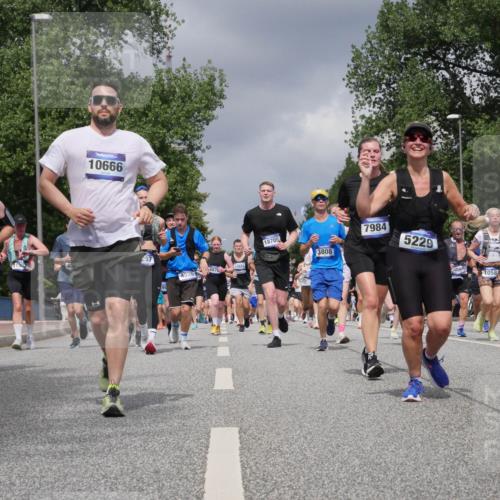 29.06.2025 - hella hamburg halbmarathon Luisa Fischer http://msf.ph/oto/8469571 29.06.2025 10:43:23 Kennedybrücke 10666, 1, 257, 687, 12631, 4320, 18705, 3808, 7984, 5229, 1058, 701, 1058, 2019, 2888, 3237, 3515, 3808, 3883, 3884, 5229, 5263, 5701, 5876, 5877, 6866, 6876, 7455, 7456, 7675, 7850, 7984, 8107, 8391, 9747, 10806 meine-sportfotos.de