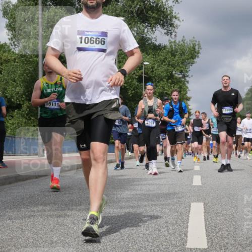 29.06.2025 - hella hamburg halbmarathon Luisa Fischer http://msf.ph/oto/8469598 29.06.2025 10:43:24 Kennedybrücke 15111, 10666, 882, 4257, 181, 298, 18705, 437, 320, 6866, 8107, 1711, 3808, 1058, 2019, 2888, 3237, 3515, 3808, 3883, 5229, 5263, 5701, 5876, 5877, 5901, 6866, 6876, 7455, 7456, 7675, 7850, 7984, 8107, 8391, 9747, 10806 meine-sportfotos.de