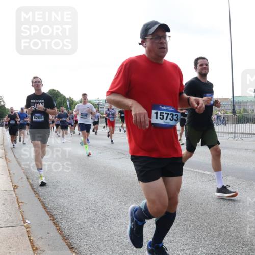 29.06.2025 - hella hamburg halbmarathon Lena Gebhardt http://msf.ph/oto/8469614 29.06.2025 09:55:28 Lombardsbrücke 8205, 15733, 1120, 1151, 1200, 1461, 1630, 1683, 1696, 1706, 1884, 1976, 2207, 2274, 2284, 2287, 2411, 2706, 2708, 2718, 2816, 3087, 3213, 3258, 3399, 3435, 3654, 3747, 3945, 3985, 4088, 4093, 4121, 4189, 4345, 4847, 4890, 4938, 5102, 5421, 5459, 5638, 5705, 5708, 5915, 6009, 6027, 6054, 6158, 6421, 6481, 6532, 6662, 6691, 6836, 6923, 6938, 7052, 7269, 7312, 7659, 8371, 8437, 8693, 8889, 9031, 9159, 9476, 9869, 9931, 11333 meine-sportfotos.de