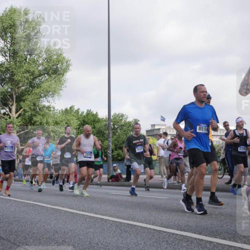 29.06.2025 - hella hamburg halbmarathon Luisa Fischer http://msf.ph/oto/8469629 29.06.2025 09:59:35 Kennedybrücke 1573, 17172, 975, 2771, 3310, 5, 1496, 8587, 10371, 2690, 8514, 2208, 637, 1460, 1496, 1537, 2082, 2208, 2340, 2378, 2771, 2878, 3310, 3426, 4833, 4967, 5169, 5839, 6309, 6377, 6561, 6562, 8361, 8514, 8572, 8587, 8996, 9082, 9497, 9752, 9820, 10371 meine-sportfotos.de