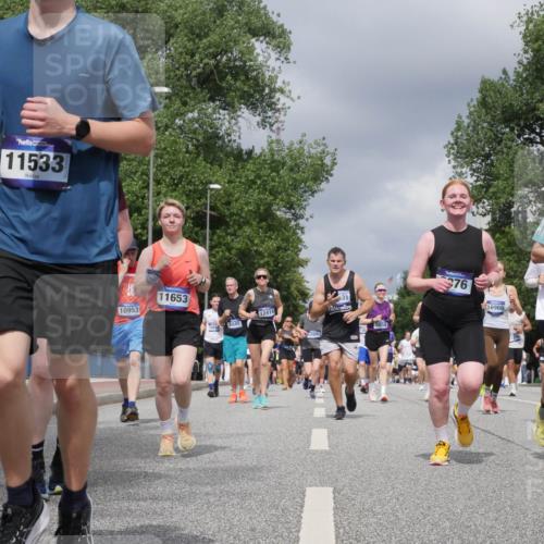 29.06.2025 - hella hamburg halbmarathon Luisa Fischer http://msf.ph/oto/8469726 29.06.2025 10:43:29 Kennedybrücke 11533, 10953, 11653, 5045, 12414, 12906, 631, 5654, 376, 16966, 6866, 1058, 1291, 1586, 2888, 3808, 5263, 5654, 5701, 5901, 6673, 6866, 6876, 7174, 8107, 8391, 9495, 10806, 10833 meine-sportfotos.de
