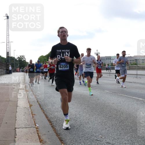 29.06.2025 - hella hamburg halbmarathon Lena Gebhardt http://msf.ph/oto/8469762 29.06.2025 09:55:29 Lombardsbrücke 5708, 149, 8205, 5915, 15563, 1120, 1151, 1200, 1461, 1630, 1683, 1696, 1706, 1884, 1976, 2207, 2274, 2284, 2287, 2411, 2706, 2708, 2718, 2816, 3087, 3213, 3258, 3399, 3435, 3654, 3747, 3945, 3985, 4088, 4093, 4121, 4189, 4324, 4345, 4847, 4890, 4938, 5102, 5421, 5459, 5638, 5705, 5708, 5915, 6009, 6027, 6054, 6158, 6421, 6481, 6532, 6662, 6691, 6836, 6923, 6938, 7052, 7269, 7312, 7659, 8371, 8437, 8693, 8889, 9031, 9159, 9869, 9931, 11333 meine-sportfotos.de