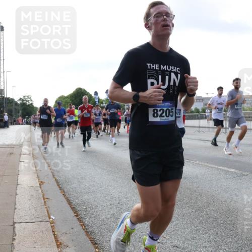 29.06.2025 - hella hamburg halbmarathon Lena Gebhardt http://msf.ph/oto/8469844 29.06.2025 09:55:30 Lombardsbrücke 5708, 14909, 8927, 820572, 18581, 15563, 1120, 1151, 1200, 1461, 1630, 1683, 1696, 1706, 1884, 1976, 2207, 2274, 2284, 2287, 2411, 2706, 2708, 2718, 2816, 2884, 3087, 3213, 3258, 3399, 3435, 3654, 3747, 3945, 3985, 4088, 4093, 4121, 4189, 4324, 4345, 4847, 4890, 4938, 5102, 5421, 5459, 5638, 5705, 5708, 5915, 6009, 6027, 6054, 6158, 6421, 6481, 6532, 6662, 6691, 6836, 6923, 6938, 6994, 7052, 7269, 7312, 7659, 8371, 8437, 8693, 8889, 9031, 9159, 9869, 9931, 11333 meine-sportfotos.de
