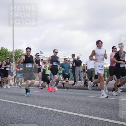 29.06.2025 - hella hamburg halbmarathon Luisa Fischer http://msf.ph/oto/8469860 29.06.2025 09:59:42 Kennedybrücke 3716, 2378, 339, 15917, 1448, 1537, 12733, 350, 17743, 1285, 1381, 1537, 1833, 2074, 2340, 2378, 2396, 2839, 2869, 2878, 3575, 4833, 5169, 5194, 5839, 8112, 8313, 8587, 8618, 8661, 8710, 8863, 9752, 9820, 9876, 10189, 10859 meine-sportfotos.de