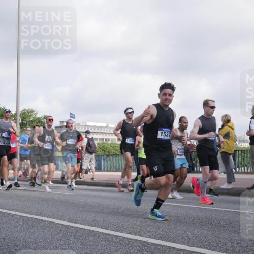 29.06.2025 - hella hamburg halbmarathon Luisa Fischer http://msf.ph/oto/8469895 29.06.2025 09:59:43 Kennedybrücke 15664, 8863, 16716, 2378, 15917, 14482, 17358, 1537, 30, 12584, 1381, 1537, 1833, 2074, 2340, 2378, 2396, 2839, 2869, 2878, 3575, 5169, 5194, 5839, 8112, 8313, 8618, 8661, 8710, 8863, 9752, 9820, 9876, 10189, 10859 meine-sportfotos.de