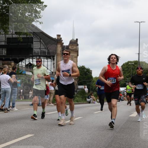 29.06.2025 - hella hamburg halbmarathon Yannick Fuchs http://msf.ph/oto/8470002 29.06.2025 10:57:35 20KM 1184, 1316, 1722, 1724, 1940, 1992, 2424, 2685, 3360, 4328, 4370, 5305, 5384, 5734, 6631, 7243, 7290, 7333, 8822, 9124, 9439, 9681, 10128, 10705, 10766, 10866, 11527, 11657, 11771, 12315, 12316, 12513, 12662, 13171, 13528, 13551, 14135, 14313, 14493, 15137, 15516, 15532, 15550, 15897, 16424, 16426, 16478, 16639, 16872, 17071, 17437, 17757, 17894, 18028, 18122, 18355, 18717 meine-sportfotos.de