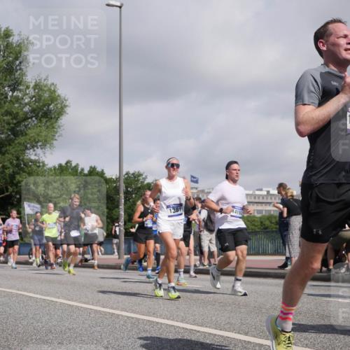 29.06.2025 - hella hamburg halbmarathon Luisa Fischer http://msf.ph/oto/8470047 29.06.2025 09:59:50 Kennedybrücke 1381, 14192, 1145, 1381, 1833, 2074, 2111, 2396, 2869, 3575, 3652, 3791, 4770, 4897, 8112, 8651, 8661, 8710, 8813, 8930, 9876, 9985, 10189 meine-sportfotos.de