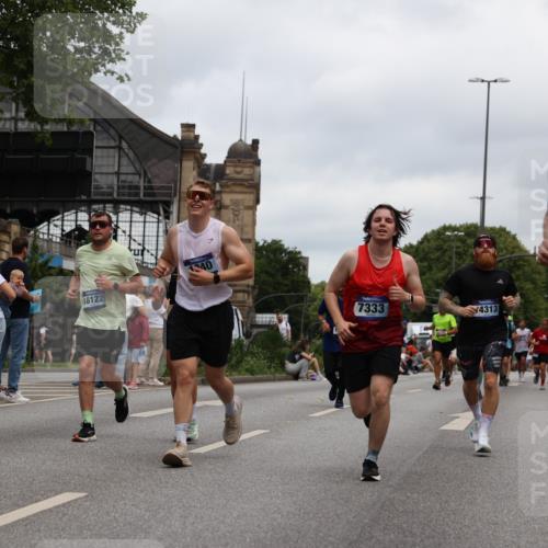 29.06.2025 - hella hamburg halbmarathon Yannick Fuchs http://msf.ph/oto/8470056 29.06.2025 10:57:35 20KM 1184, 1316, 1722, 1724, 1940, 1992, 2424, 2685, 3360, 4328, 4370, 5305, 5384, 5734, 6631, 7243, 7290, 7333, 8822, 9124, 9439, 9681, 10128, 10705, 10766, 10866, 11527, 11657, 11771, 12315, 12316, 12513, 12662, 13171, 13528, 13551, 14135, 14313, 14493, 15137, 15516, 15532, 15550, 15897, 16424, 16426, 16478, 16639, 16872, 17071, 17437, 17757, 17894, 18028, 18122, 18355, 18717 meine-sportfotos.de