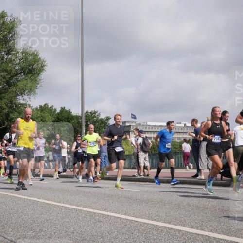 29.06.2025 - hella hamburg halbmarathon Luisa Fischer http://msf.ph/oto/8470099 29.06.2025 09:59:52 Kennedybrücke 1657, 13865897, 14125, 998, 2074, 17665, 1381, 1833, 2074, 2111, 3575, 3652, 3791, 4770, 4897, 5319, 7177, 8651, 8813, 8930, 9876, 9985, 10040 meine-sportfotos.de