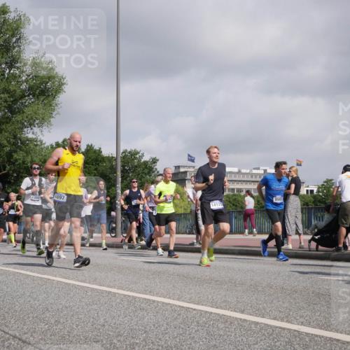 29.06.2025 - hella hamburg halbmarathon Luisa Fischer http://msf.ph/oto/8470112 29.06.2025 09:59:52 Kennedybrücke 7758, 1657, 13865, 4897, 9985, 14125, 158, 207, 1381, 1833, 2074, 2111, 3575, 3652, 3791, 4770, 4897, 5319, 7177, 8651, 8813, 8930, 9876, 9985, 10040 meine-sportfotos.de