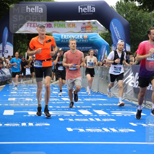 29.06.2025 - hella hamburg halbmarathon Strokosch-Dieckow http://msf.ph/oto/8470118 29.06.2025 10:46:41 Ziel 1920, 1942, 3976, 6630, 9051, 11858, 13525, 13554, 13940, 14541, 15026, 15133, 15714, 15900, 16175, 17353, 17669, 17743, 17865, 18297, 19128 meine-sportfotos.de