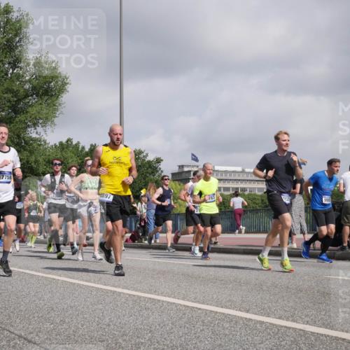 29.06.2025 - hella hamburg halbmarathon Luisa Fischer http://msf.ph/oto/8470129 29.06.2025 09:59:53 Kennedybrücke 8968, 17758, 13865, 4897, 125, 9985, 1381, 1833, 2074, 2111, 3652, 3791, 4726, 4770, 4897, 5319, 6631, 7177, 8651, 8813, 8930, 8968, 9985, 10040 meine-sportfotos.de