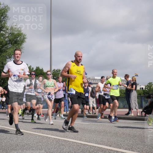 29.06.2025 - hella hamburg halbmarathon Luisa Fischer http://msf.ph/oto/8470146 29.06.2025 09:59:53 Kennedybrücke 8968, 377, 177, 13865, 14592, 89, 1673, 2111, 1783, 14125, 1381, 1833, 2074, 2111, 3652, 3791, 4726, 4770, 4897, 5319, 6631, 7177, 8651, 8813, 8930, 8968, 9985, 10040 meine-sportfotos.de