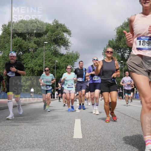 29.06.2025 - hella hamburg halbmarathon Luisa Fischer http://msf.ph/oto/8470155 29.06.2025 10:43:40 Kennedybrücke 10849, 14327, 9974, 9971, 9187, 13178, 9468, 1899, 1291, 1586, 1899, 2109, 2254, 2515, 2572, 3607, 4271, 5702, 5975, 6673, 6920, 8815, 8984, 9187, 9468, 9977, 10833 meine-sportfotos.de