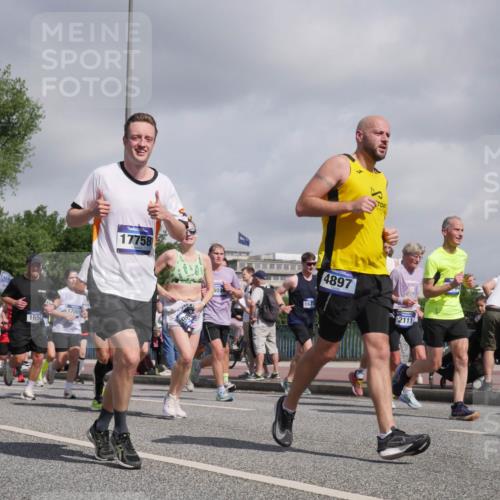 29.06.2025 - hella hamburg halbmarathon Luisa Fischer http://msf.ph/oto/8470161 29.06.2025 09:59:54 Kennedybrücke 4770, 165, 17001, 17758, 103, 1672, 4897, 2111, 1381, 2074, 2111, 3652, 3791, 4726, 4770, 4897, 5319, 6631, 7177, 8651, 8813, 8930, 8968, 9246, 9985, 10040 meine-sportfotos.de
