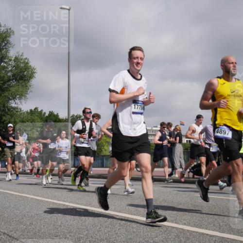 29.06.2025 - hella hamburg halbmarathon Luisa Fischer http://msf.ph/oto/8470175 29.06.2025 09:59:54 Kennedybrücke 7745, 4770, 14834, 1657, 001, 386, 17758, 4897, 2111, 1381, 2074, 2111, 3652, 3791, 4726, 4770, 4897, 5319, 6631, 7177, 8651, 8813, 8930, 8968, 9246, 9985, 10040 meine-sportfotos.de