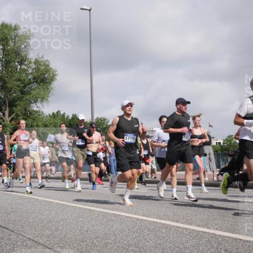 29.06.2025 - hella hamburg halbmarathon Luisa Fischer http://msf.ph/oto/8470227 29.06.2025 09:59:56 Kennedybrücke 7177, 17823, 3791, 4770, 9246, 8968, 8813, 17745, 11747, 1657, 1386, 92, 2111, 2595, 2814, 3652, 3791, 4726, 4770, 4897, 5013, 5319, 6631, 7177, 7918, 8651, 8813, 8930, 8968, 9246, 9985, 10040 meine-sportfotos.de